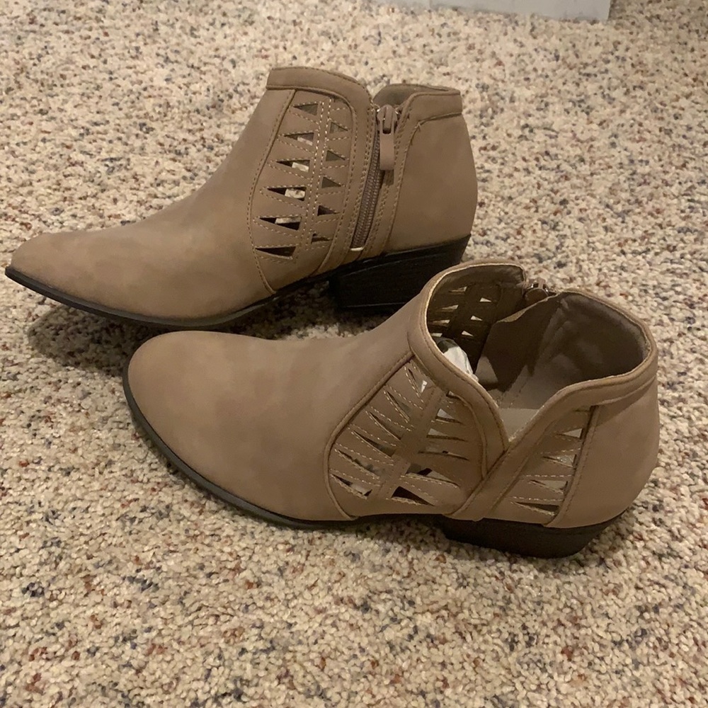 Tan Ankle Boots!